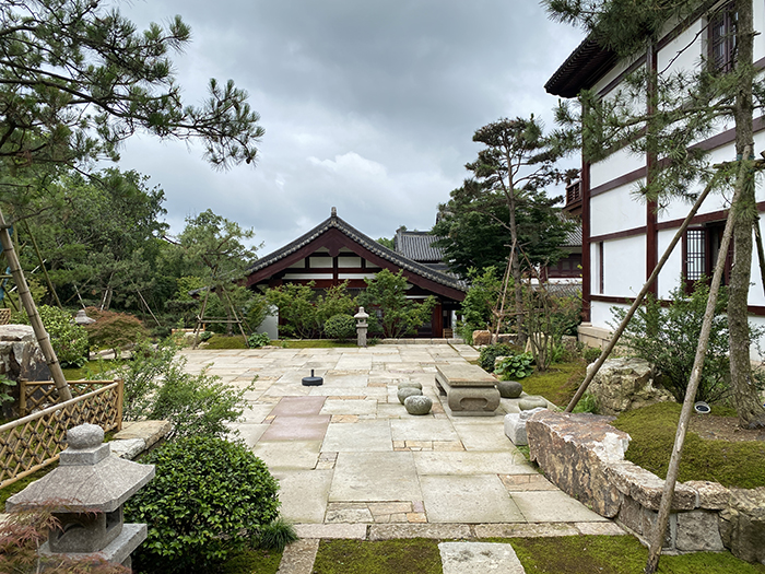 佛教寺庙古建筑设计中的文化传承与地域特色